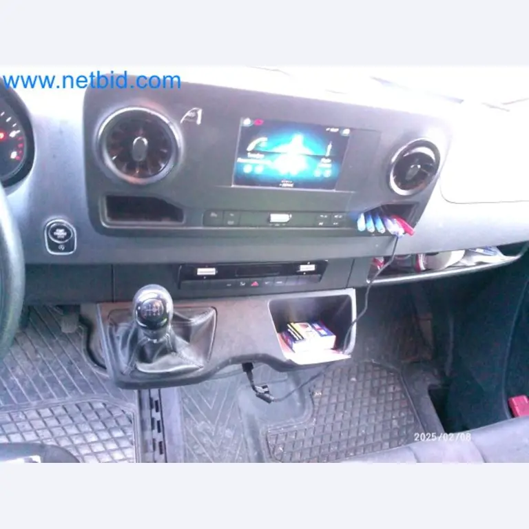 Přepravce balíkové služby-10