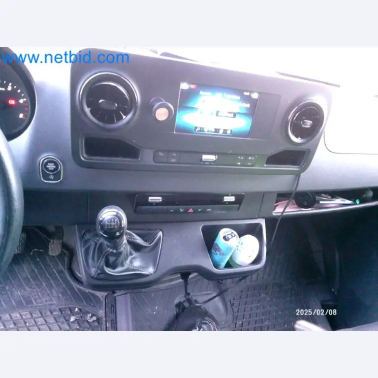 Přepravce balíkové služby-11