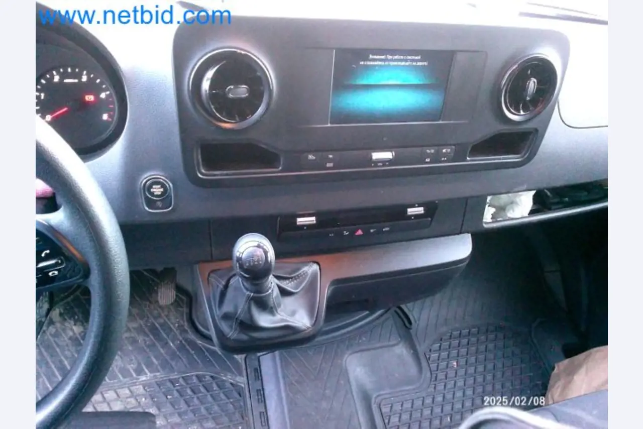 Přepravce balíkové služby-8