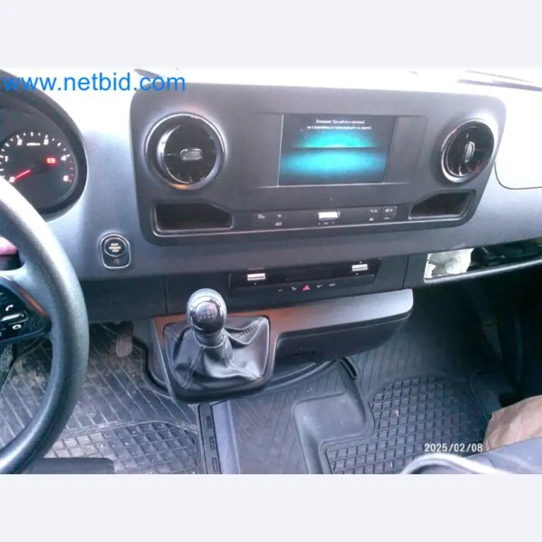 Přepravce balíkové služby-8