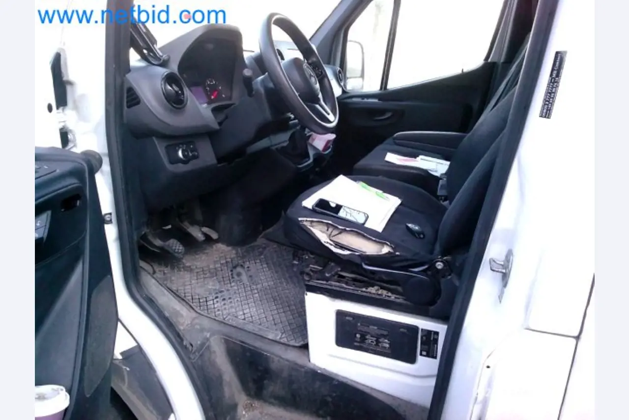 Přepravce balíkové služby-16