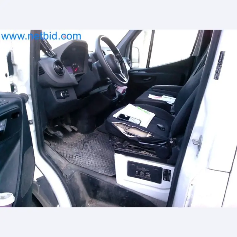 Přepravce balíkové služby-16