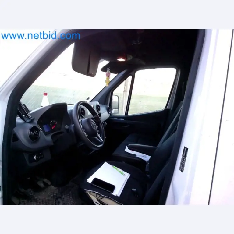 Přepravce balíkové služby-17