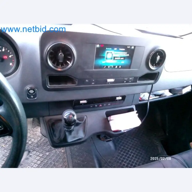 Přepravce balíkové služby-18