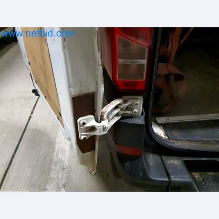 Transporteur van een pakketdienst-17