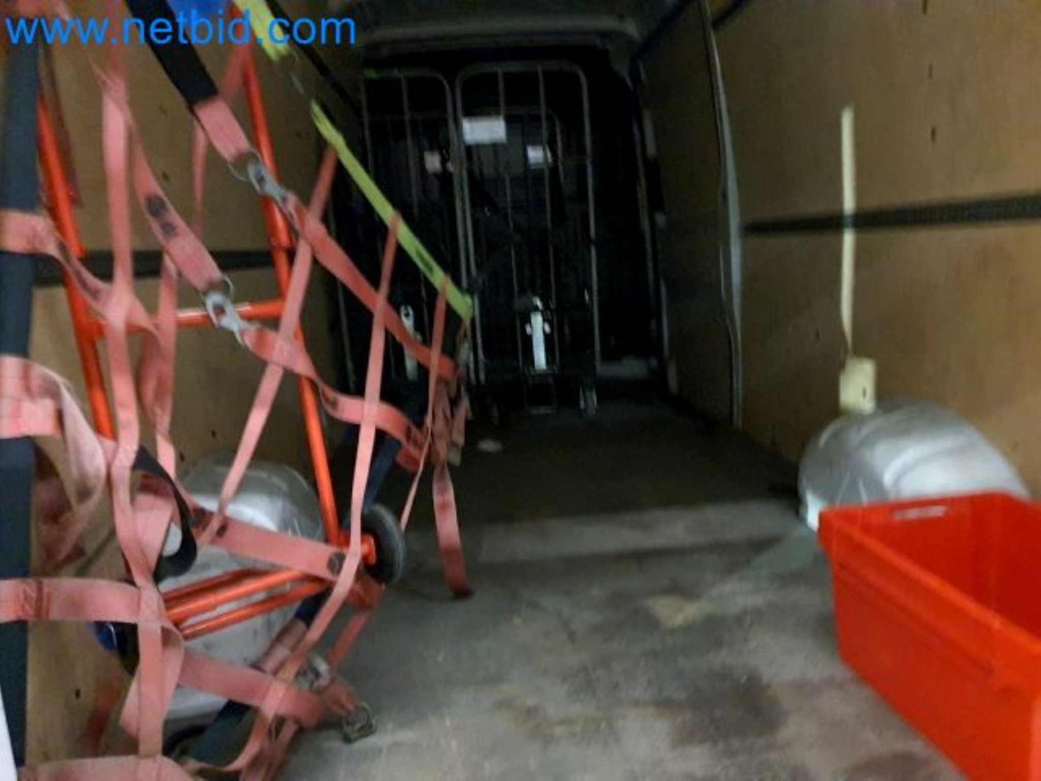 Przewoźnik paczek-19