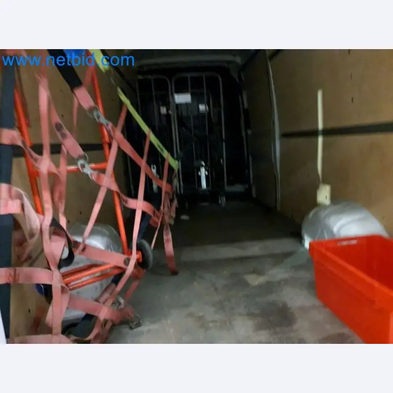 Transporteur van een pakketdienst-19