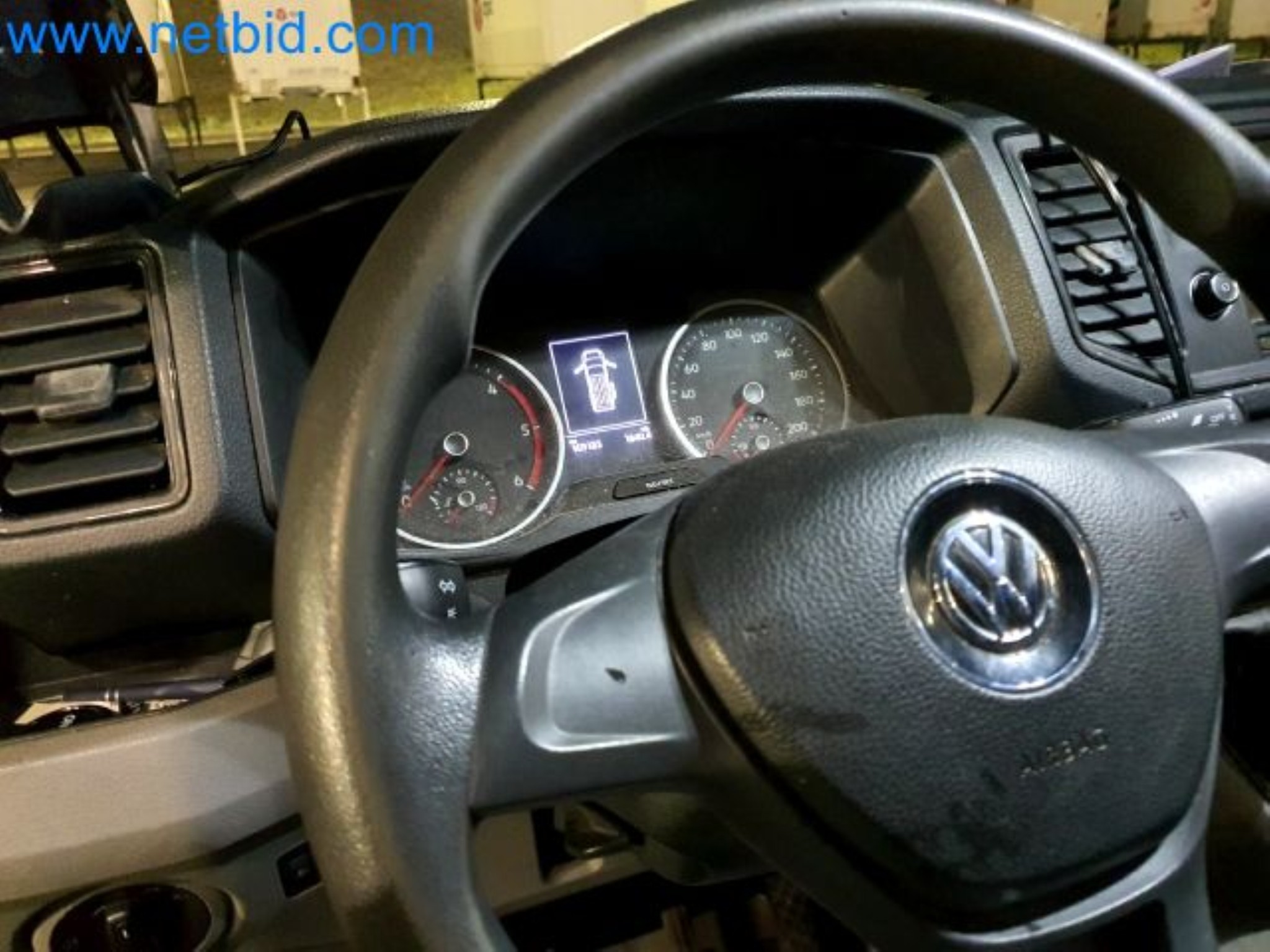 Przewoźnik paczek-36