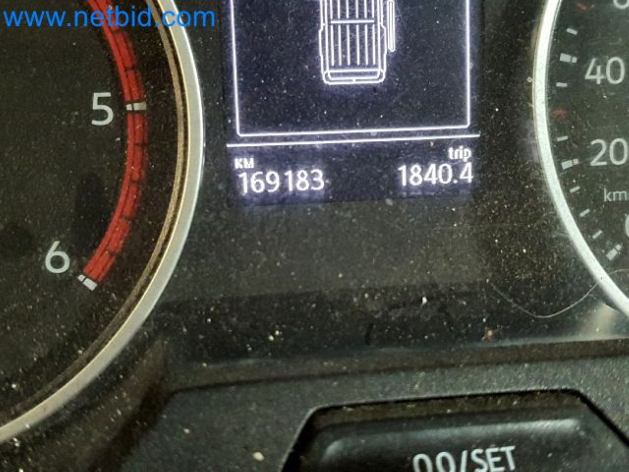 Przewoźnik paczek-37