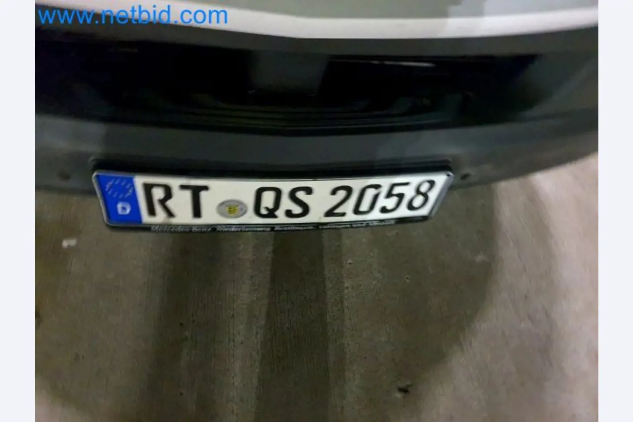 Transporteur van een pakketdienst-3