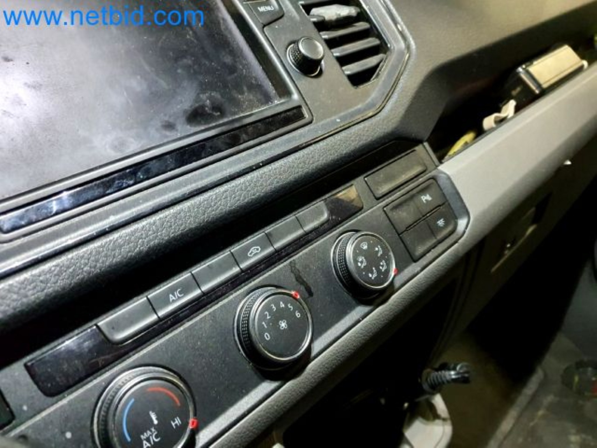 Przewoźnik paczek-44