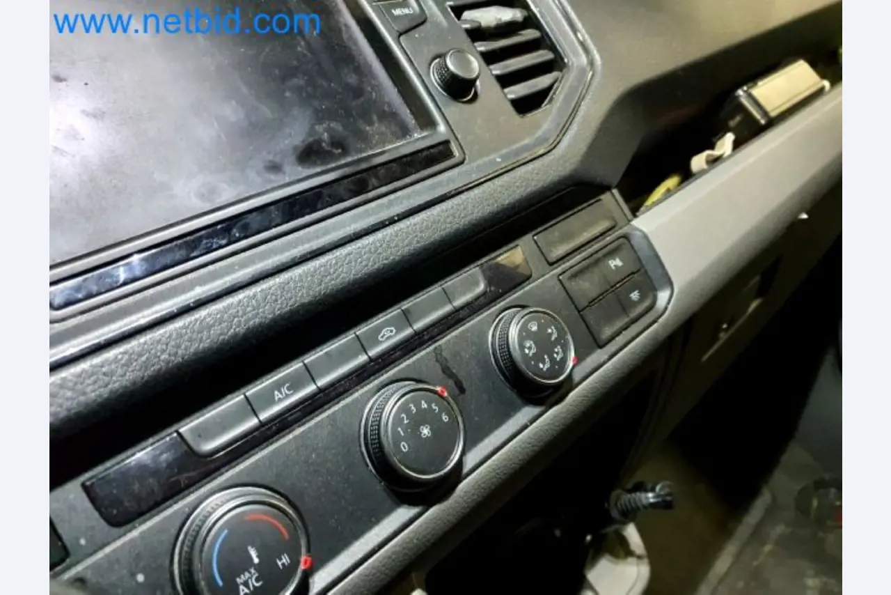 Transporteur van een pakketdienst-44