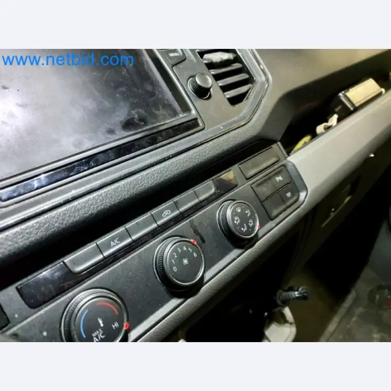 Transporteur van een pakketdienst-44