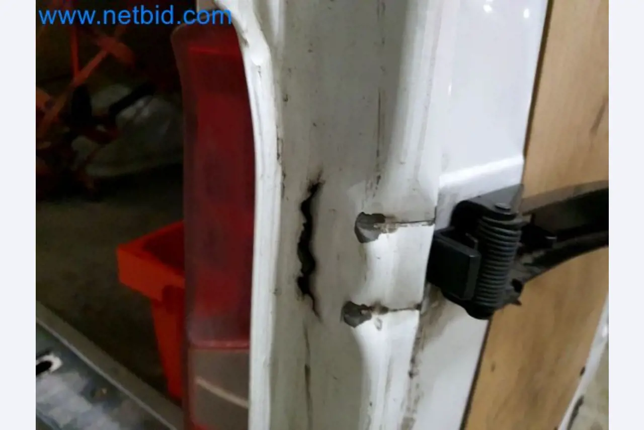 Transporteur van een pakketdienst-47