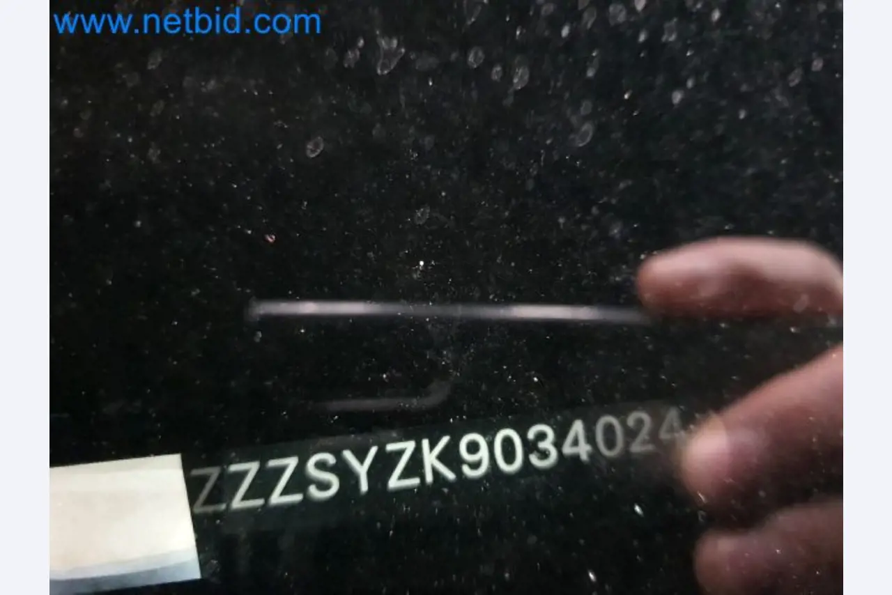 Transporteur van een pakketdienst-50