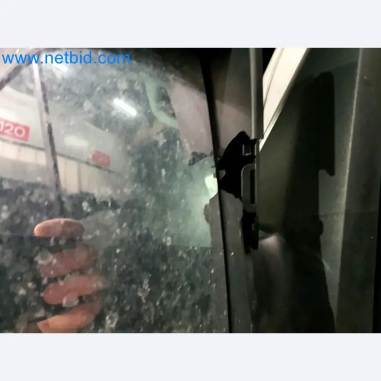 Transporteur van een pakketdienst-8