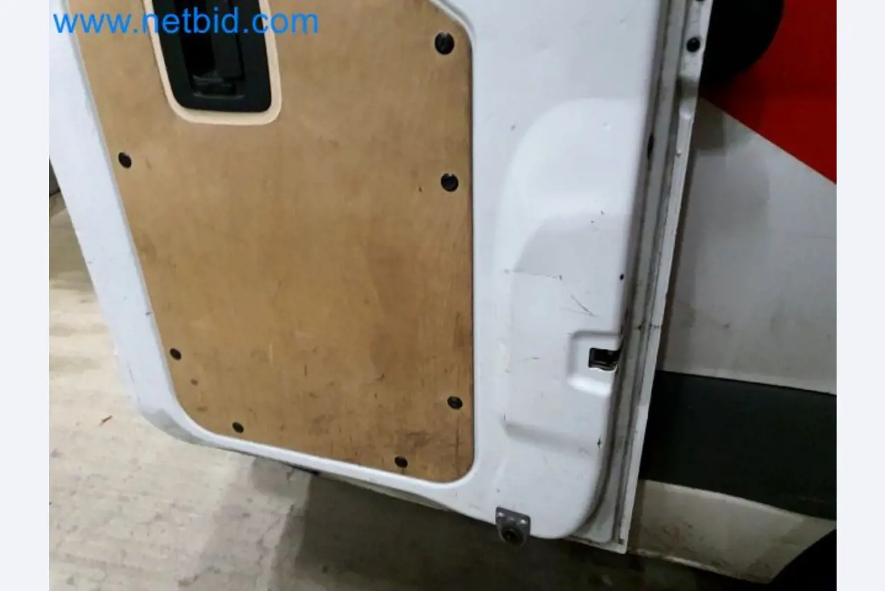 Transporteur van een pakketdienst-12