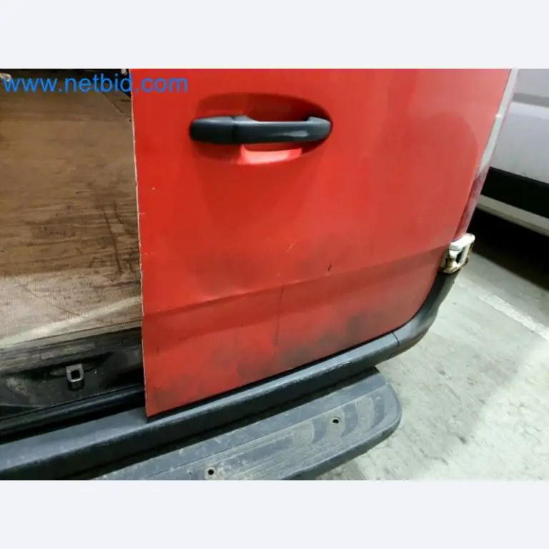 Transporteur van een pakketdienst-13