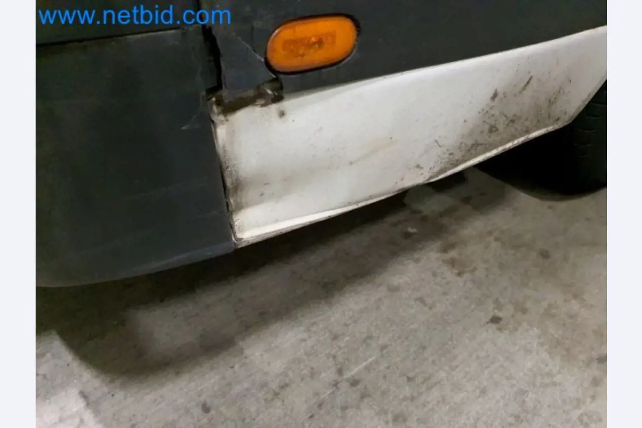 Transporteur van een pakketdienst-15