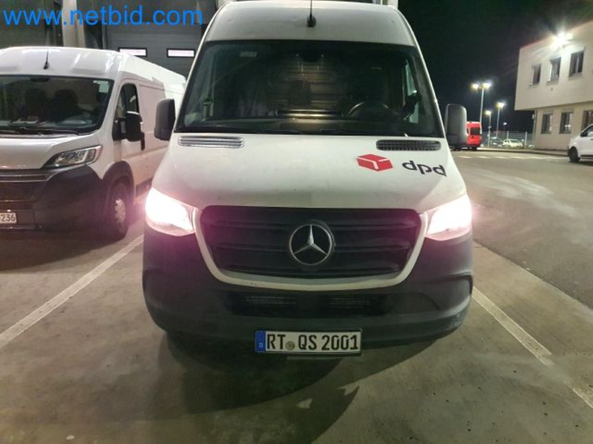 Przewoźnik paczek-1