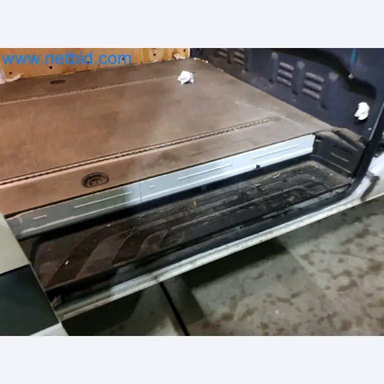 Transporteur van een pakketdienst-21