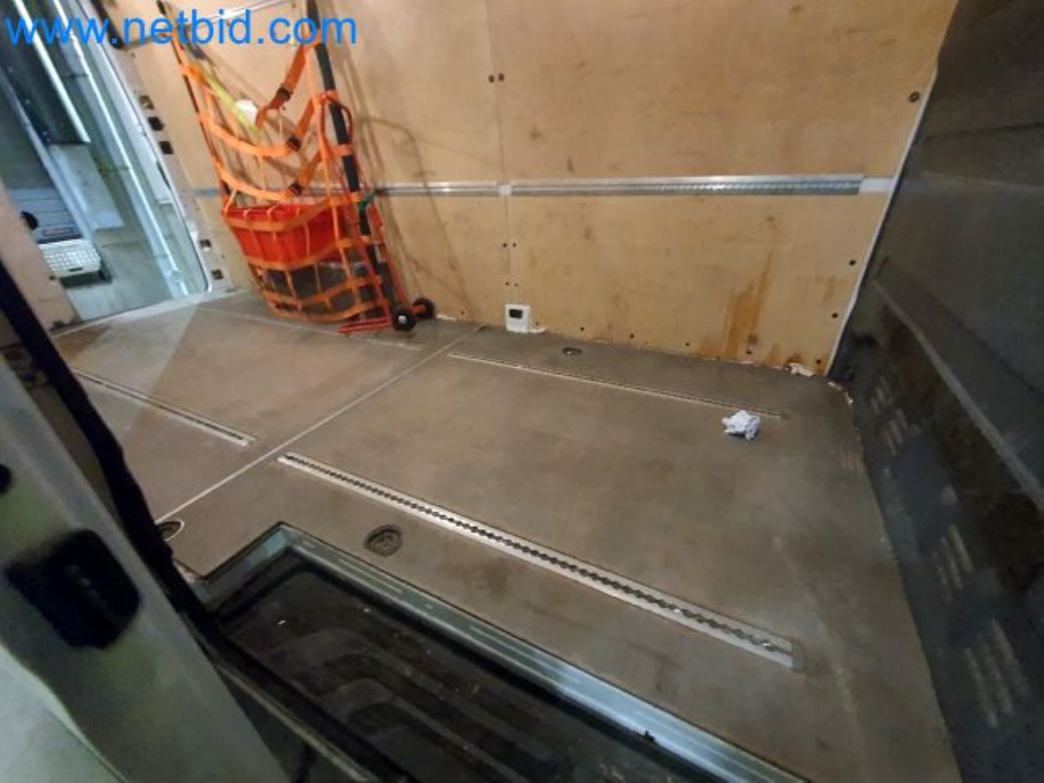 Przewoźnik paczek-22