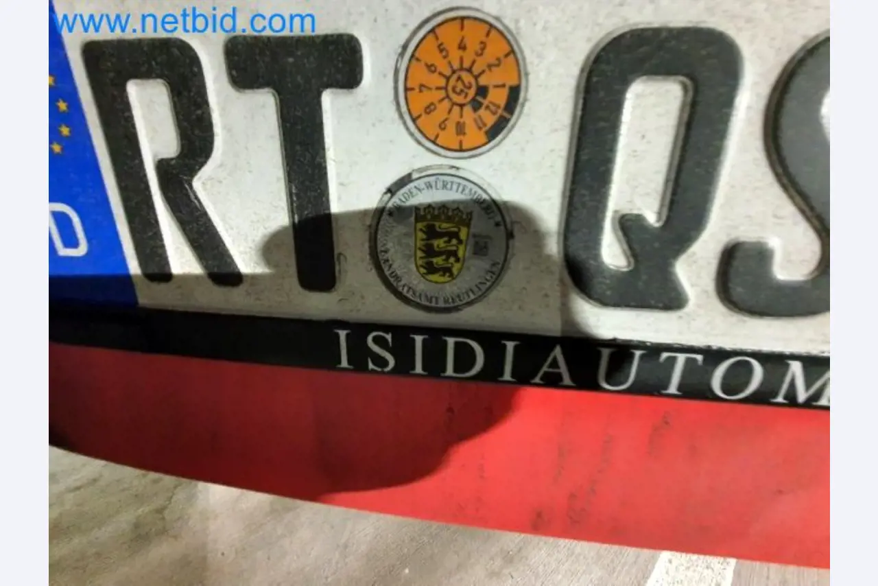 Transporteur van een pakketdienst-24