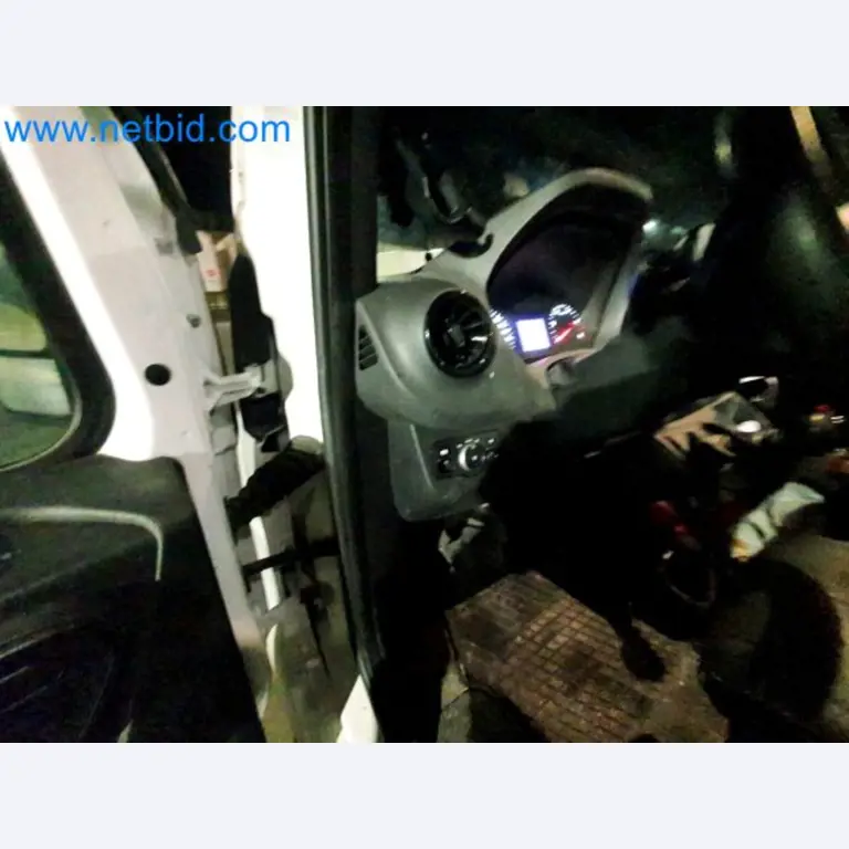 Transporteur van een pakketdienst-27