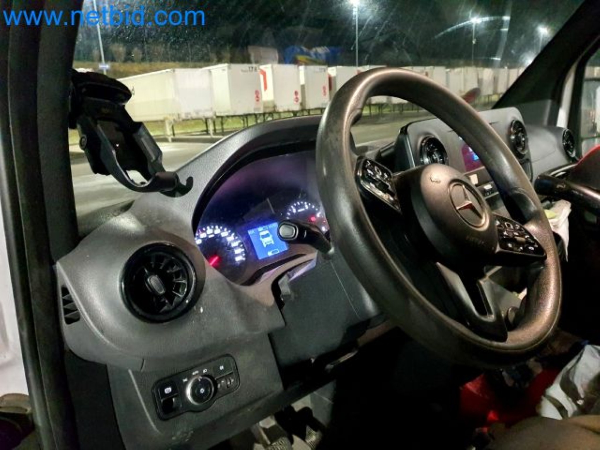 Przewoźnik paczek-29