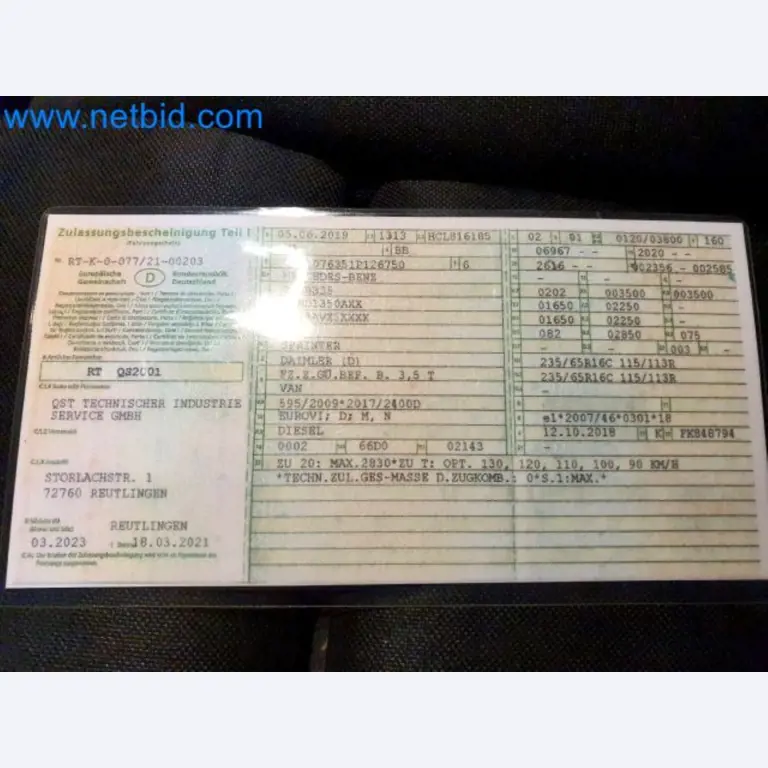 Transporteur van een pakketdienst-36