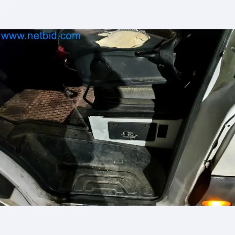 Transporteur van een pakketdienst-39