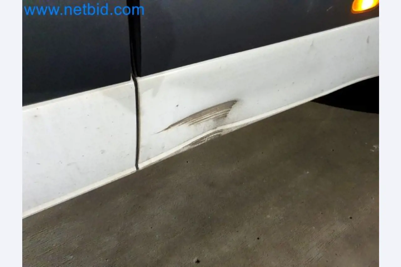 Transporteur van een pakketdienst-3