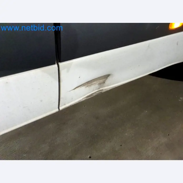 Transporteur van een pakketdienst-3