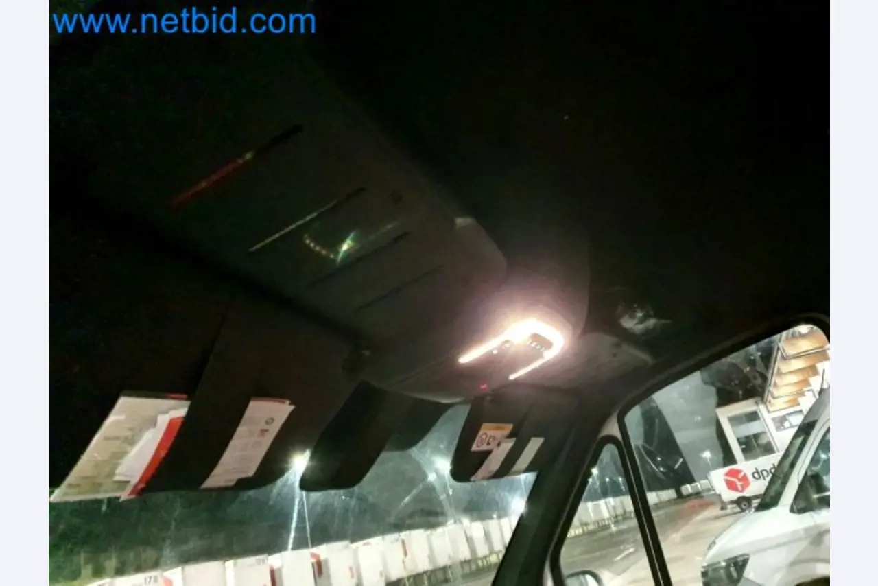 Transporteur van een pakketdienst-41