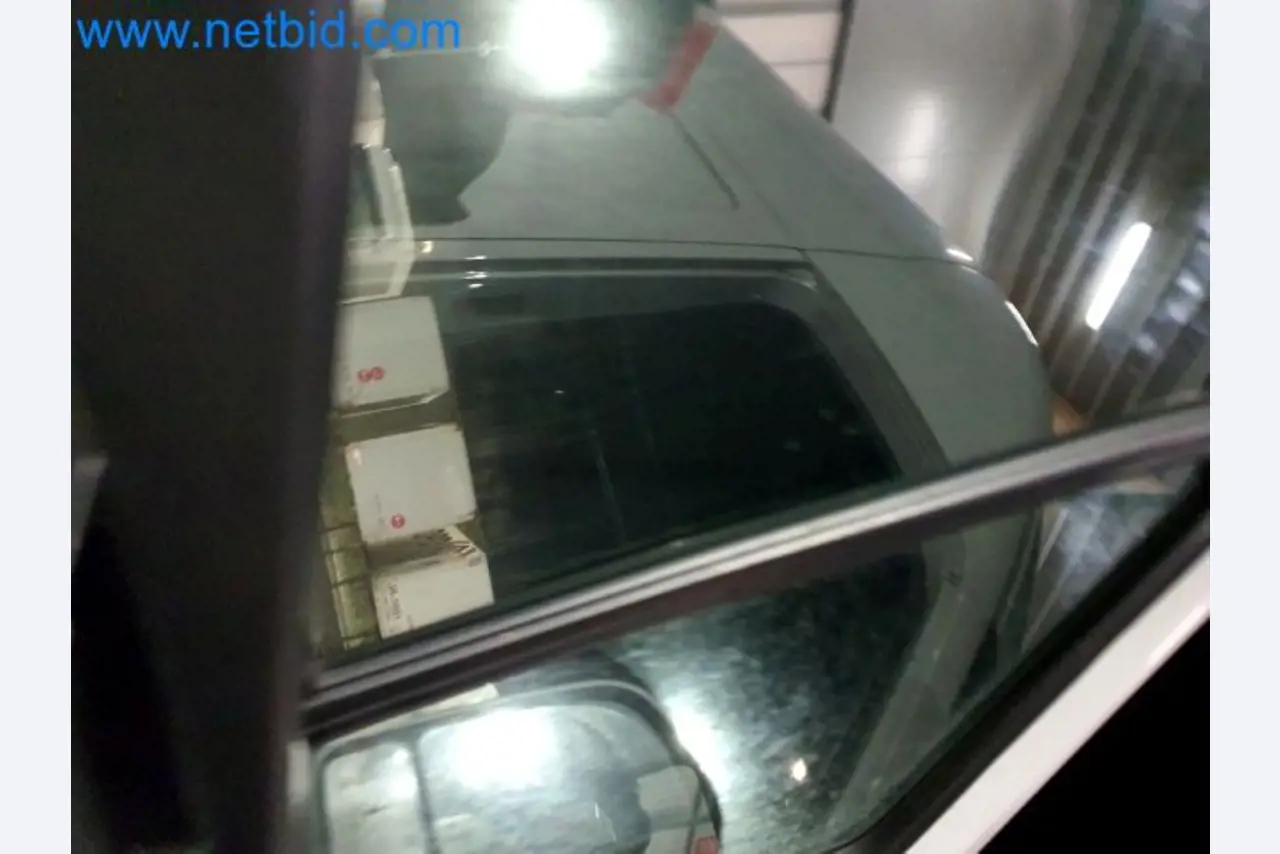 Transporteur van een pakketdienst-42