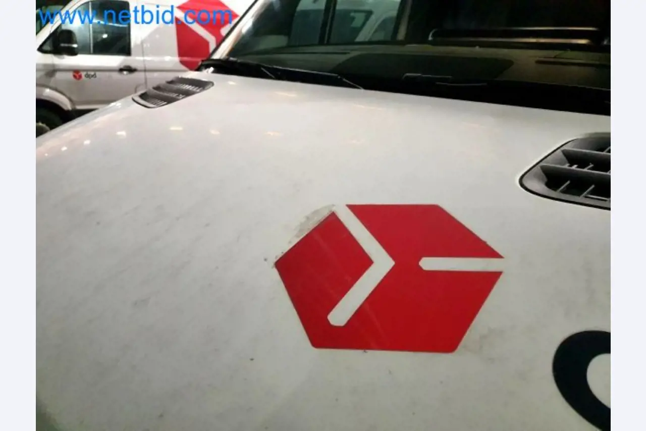 Transporteur van een pakketdienst-44