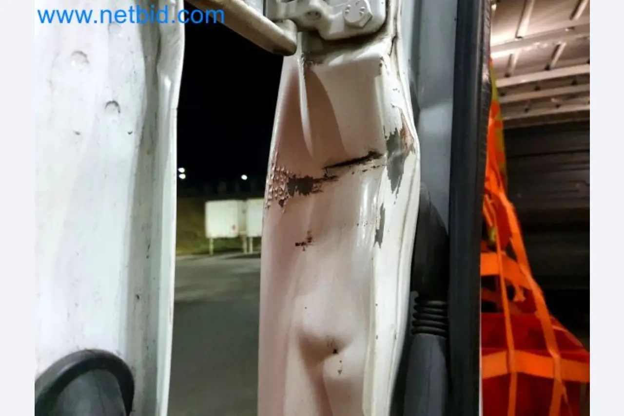 Transporteur van een pakketdienst-45