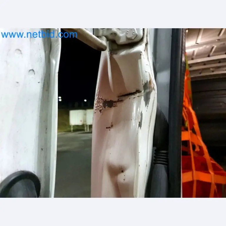 Transporteur van een pakketdienst-45