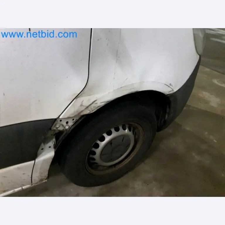 Transporteur van een pakketdienst-49