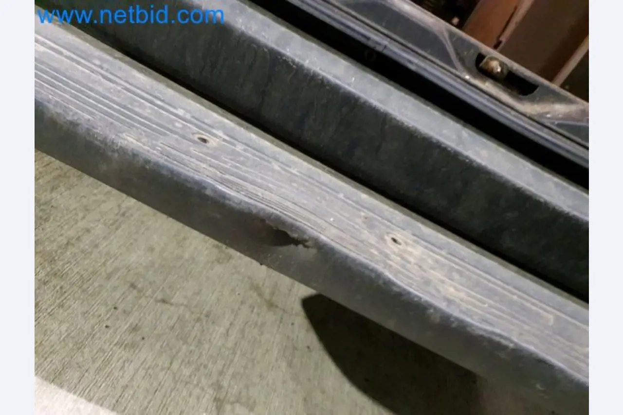 Transporteur van een pakketdienst-50