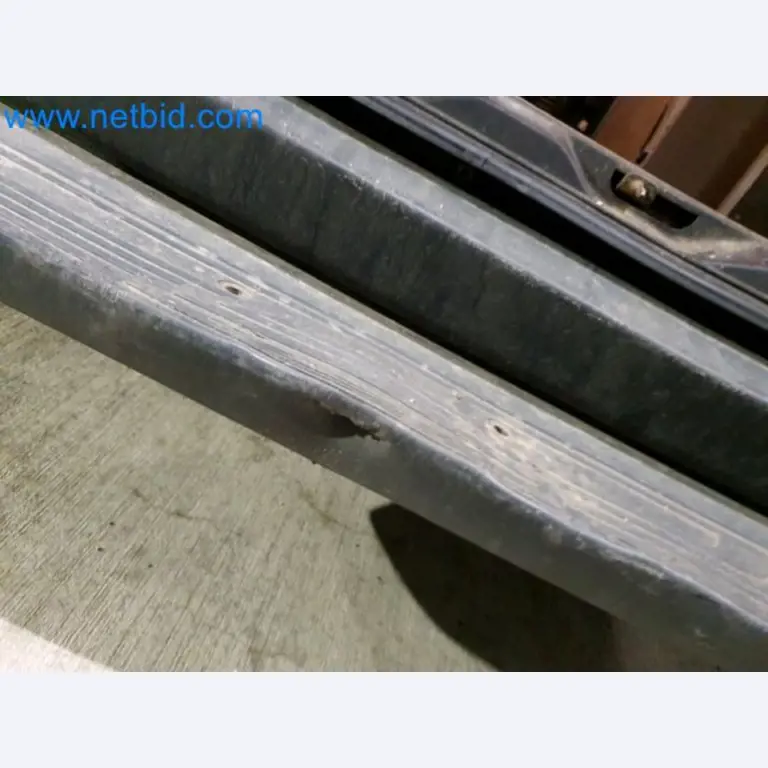 Transporteur van een pakketdienst-50