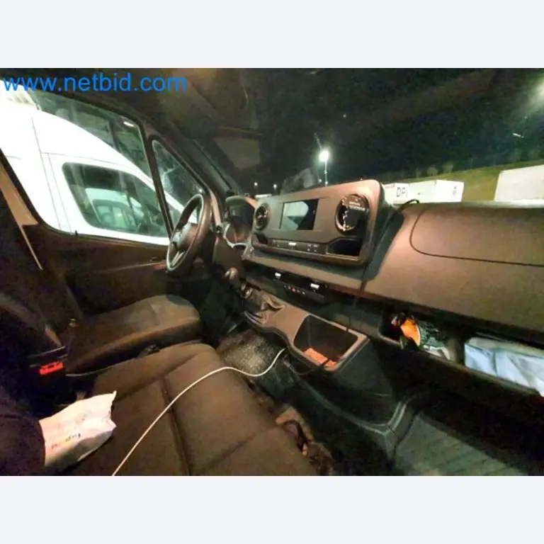 Přepravce balíkové služby-22