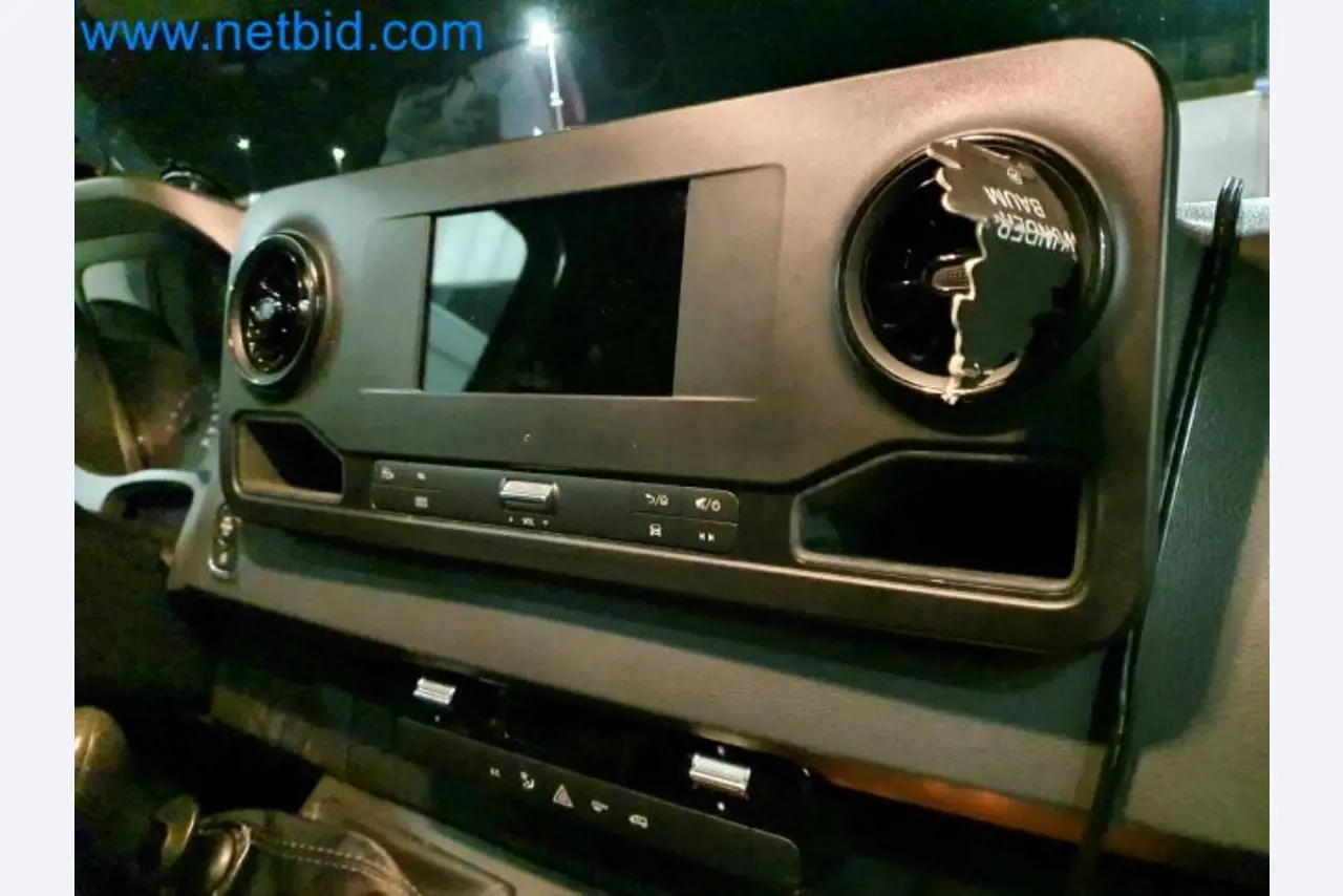 Přepravce balíkové služby-28