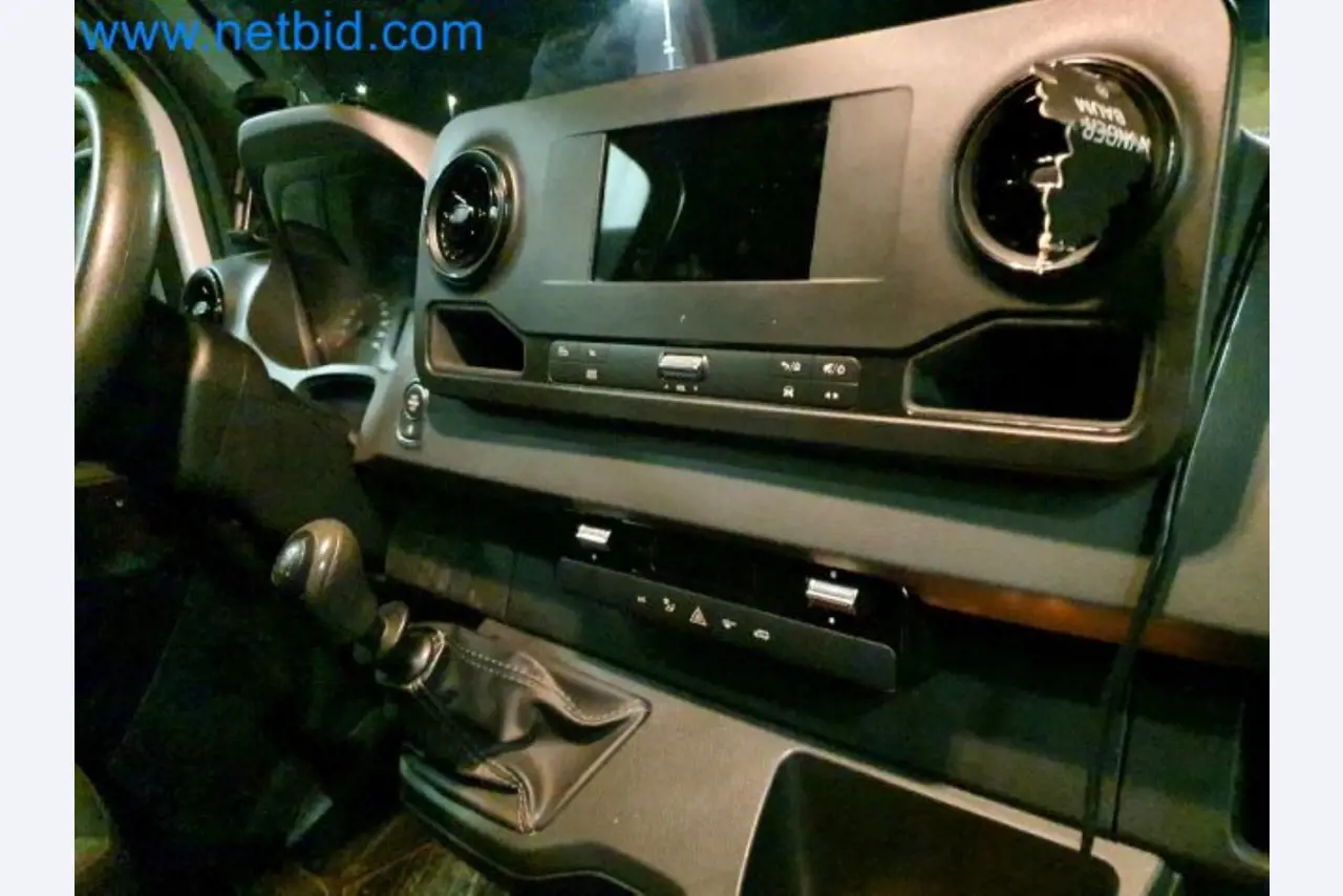 Přepravce balíkové služby-29