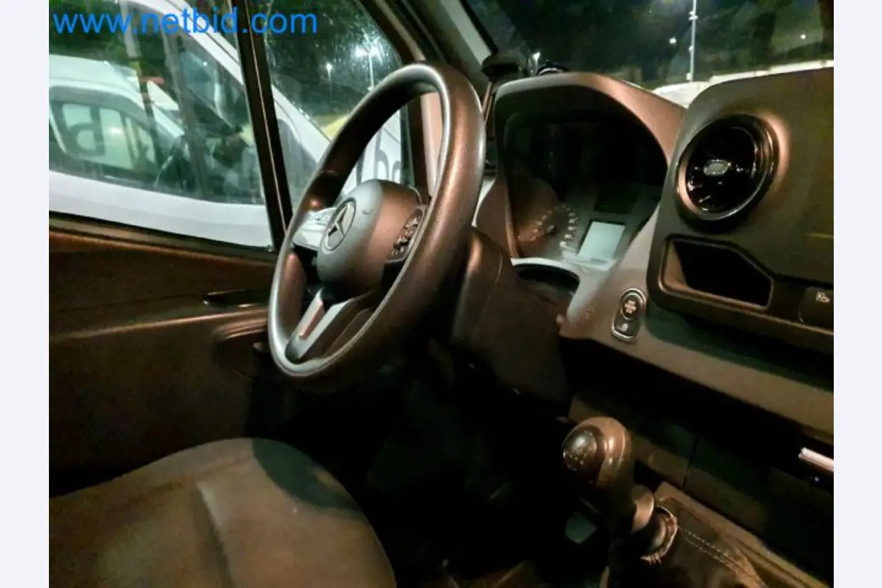 Přepravce balíkové služby-30