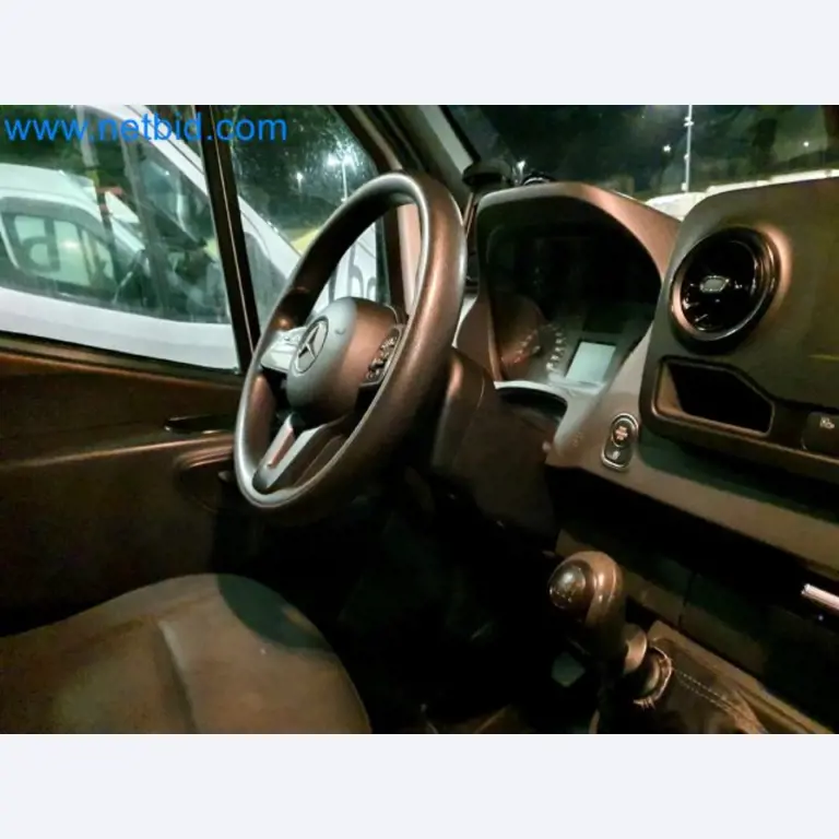 Přepravce balíkové služby-30