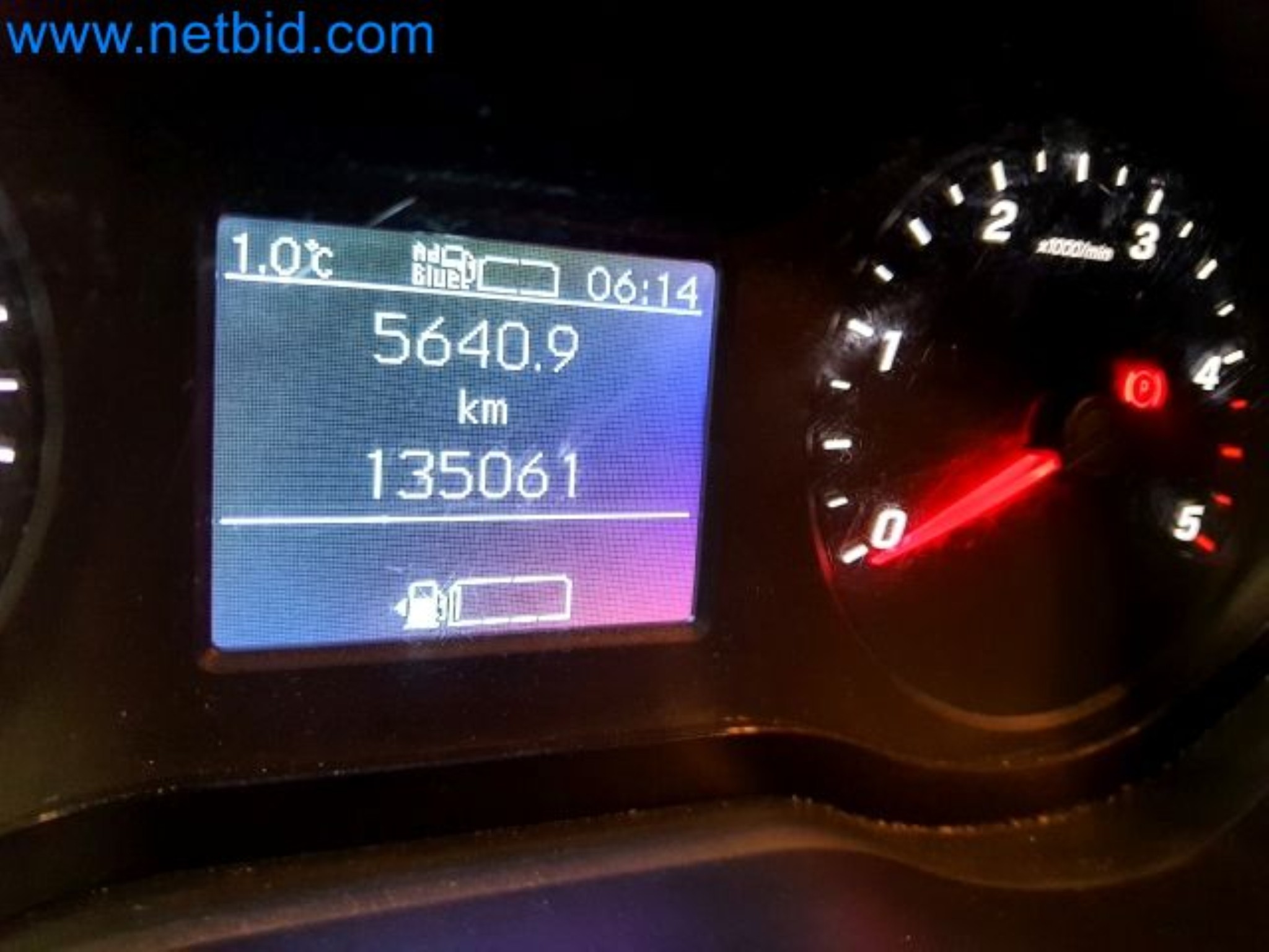 Przewoźnik paczek-32