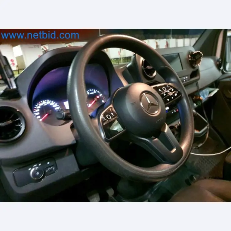 Přepravce balíkové služby-33