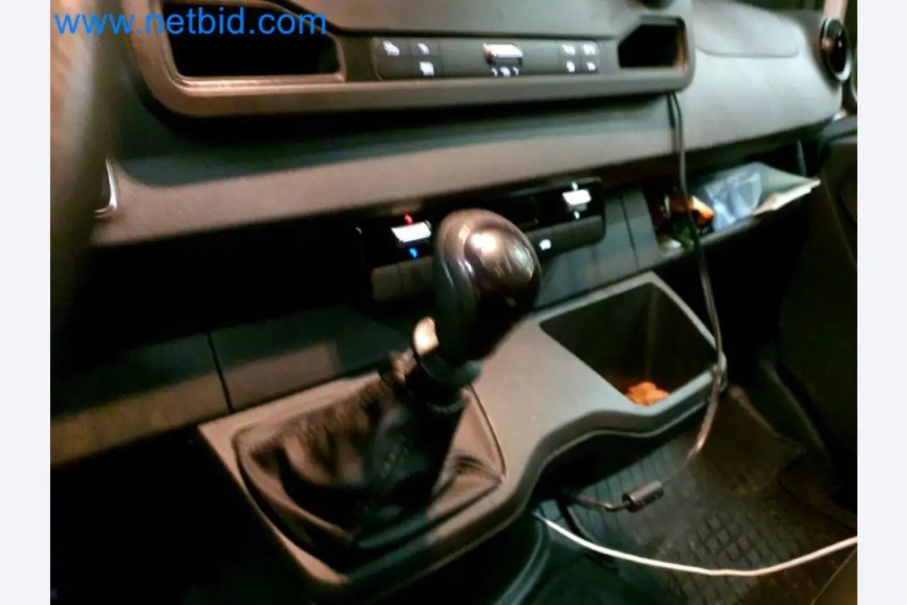 Přepravce balíkové služby-34