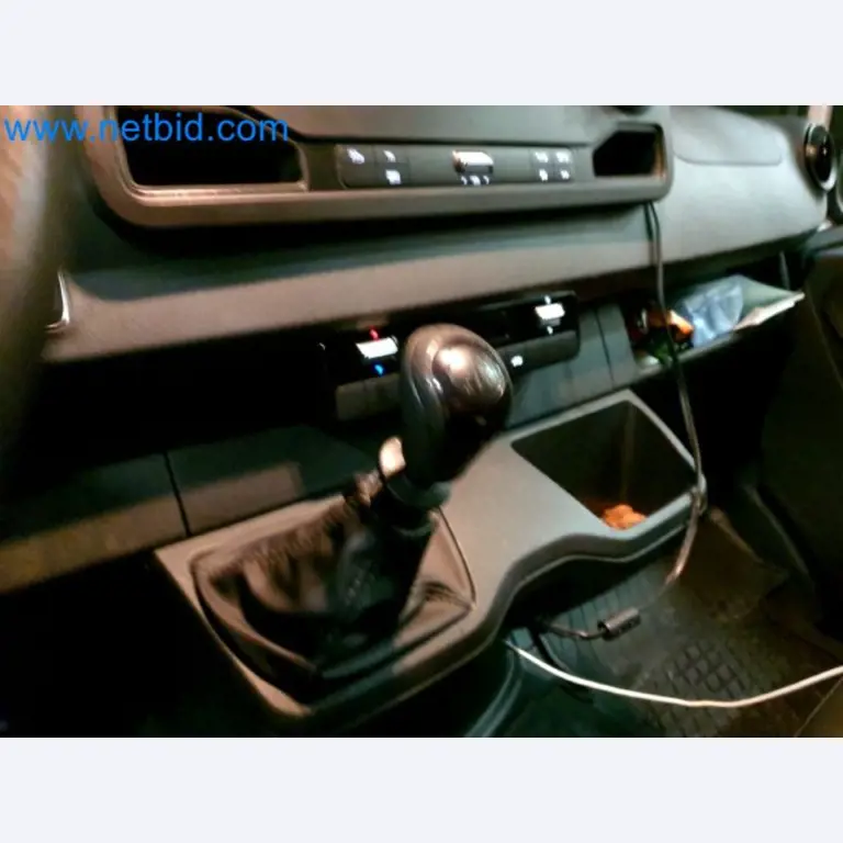 Přepravce balíkové služby-34